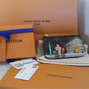 2022 Christmas Animation Vivian in Paris Key Pouch